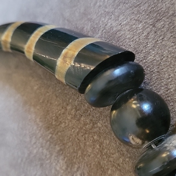 Vtg Antler Beaded Horn Carved Elephant Pendant African Unisex Necklace - Picture 10 of 11